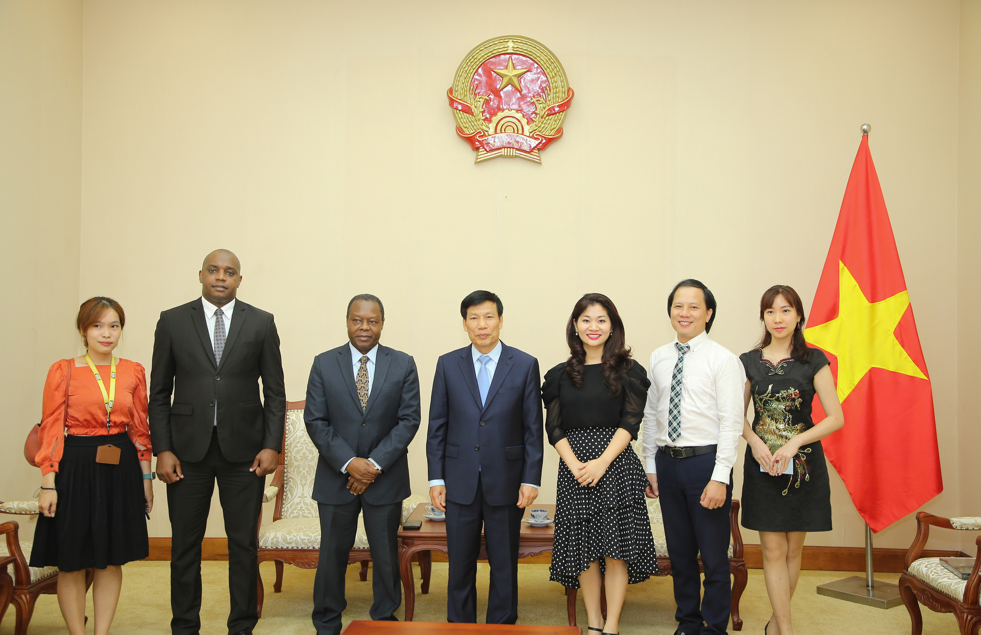 Angola mong muốn tăng cường hợp tác với Việt Nam trong lĩnh vực văn hóa, thể thao và du lịch - Ảnh 3.