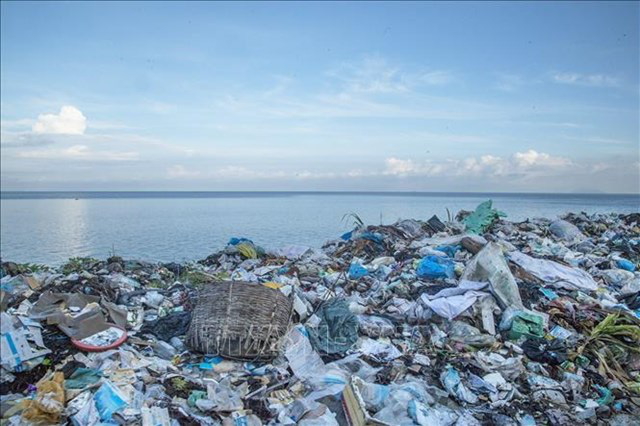 Quản lý rác thải nhựa đại dương trong lĩnh vực du lịch - Ảnh 1.