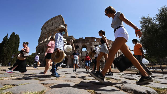 Italy &quot;thấp thỏm&quot; vì dịch bệnh: Ngành du lịch rơi vào bờ vực? - Ảnh 1.