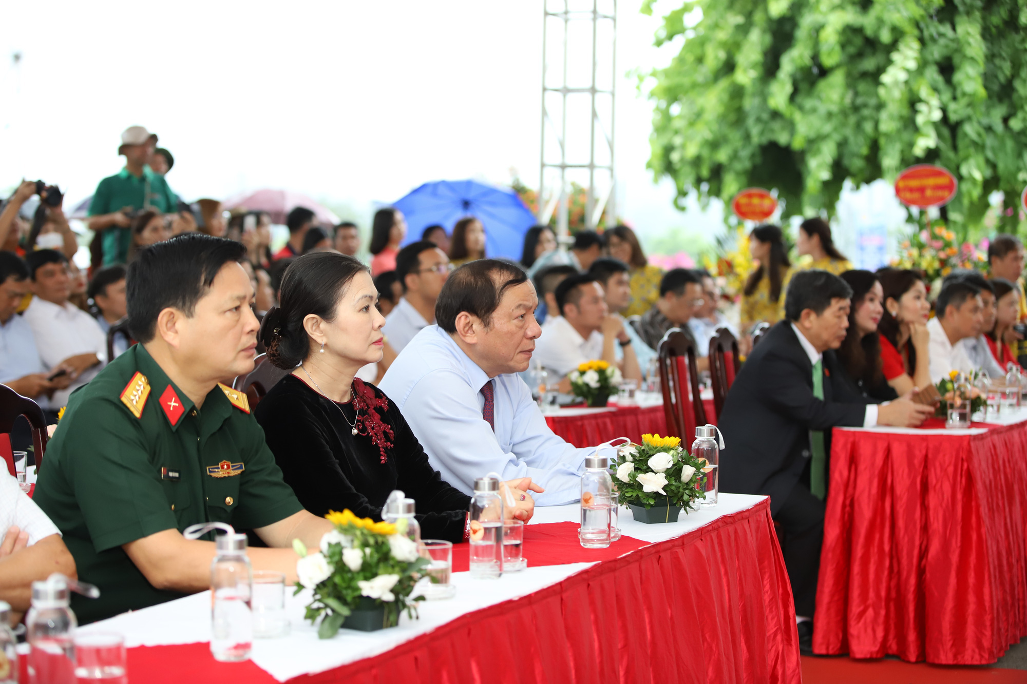 Thứ trưởng Nguyễn Văn Hùng: &quot;Giữ gìn bản sắc văn hóa của đồng bào dân tộc là nhiệm vụ chính trị có ý nghĩa quan trọng&quot; - Ảnh 1.