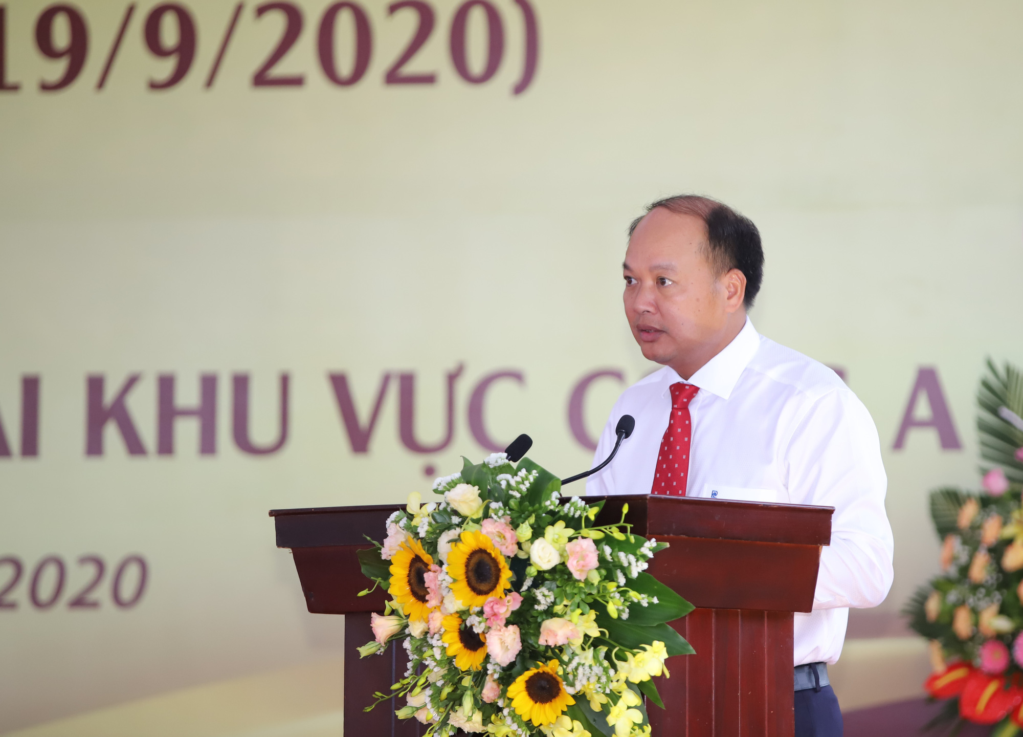 Thứ trưởng Nguyễn Văn Hùng: &quot;Giữ gìn bản sắc văn hóa của đồng bào dân tộc là nhiệm vụ chính trị có ý nghĩa quan trọng&quot; - Ảnh 2.