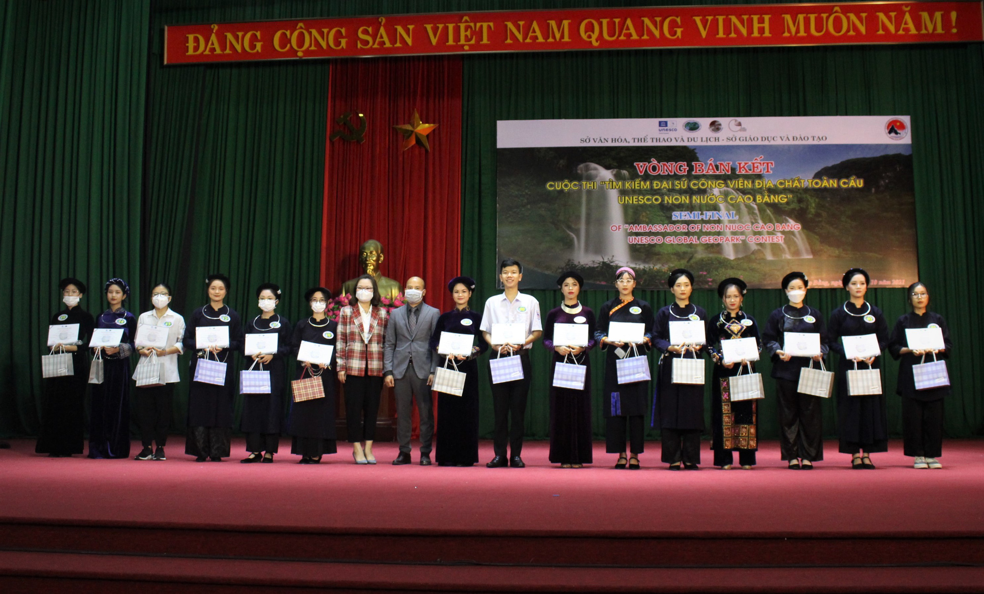 Vòng thi bán kết Cuộc thi “Tìm kiếm Đại sứ Công viên địa chất Toàn cầu UNESCO Non nước Cao Bằng” - Ảnh 1.