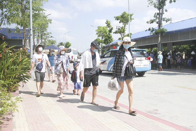 Khánh Hòa: Hướng dẫn các cơ sở kinh doanh du lịch triển khai Kế hoạch thích ứng an toàn trong phòng, chống dịch Covid-19 - Ảnh 1.