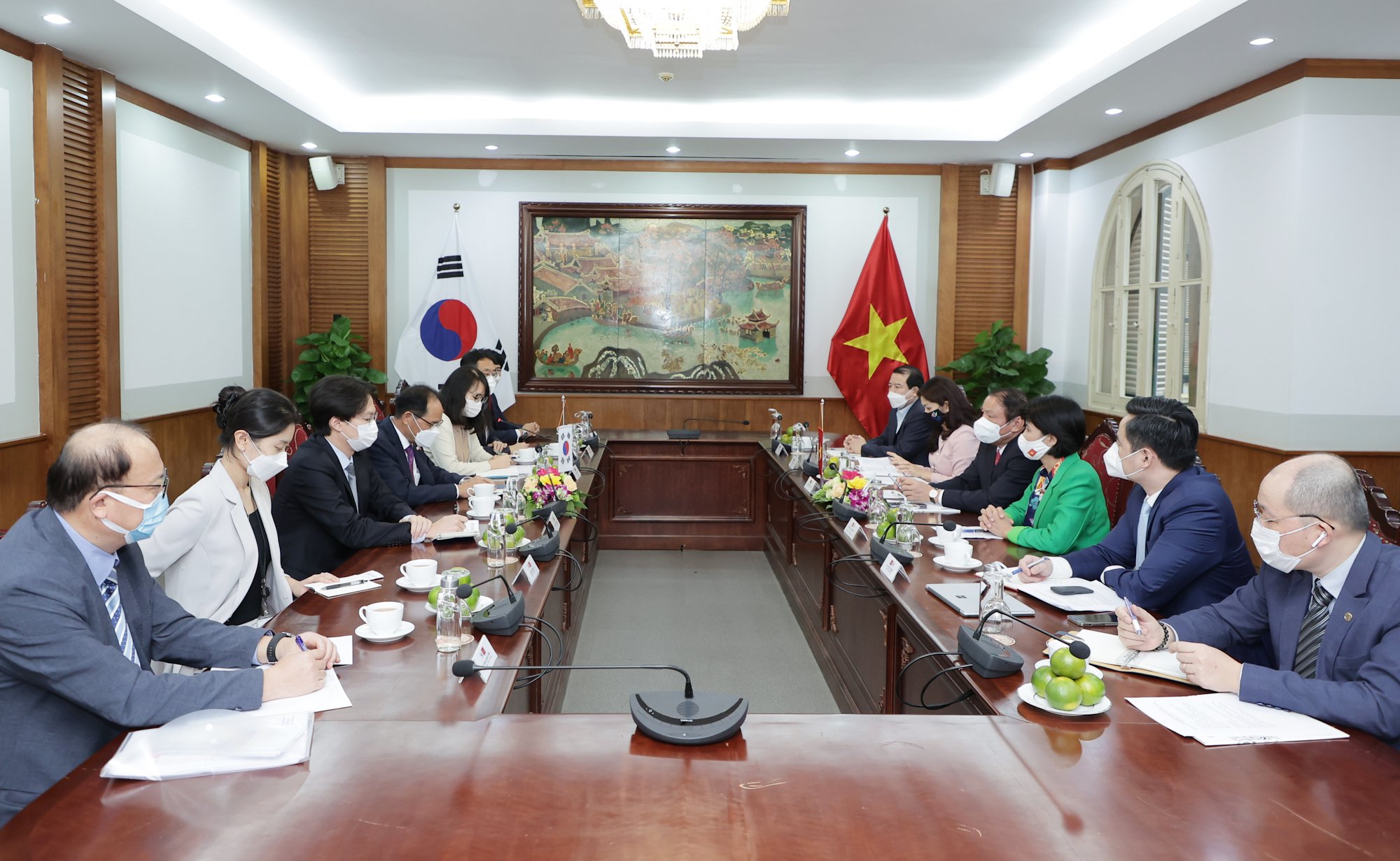 Bộ trưởng Nguyễn Văn Hùng đề nghị phía Hàn Quốc phối hợp tổ chức Tuần Văn hóa Hàn Quốc tại Việt Nam - Ảnh 1.