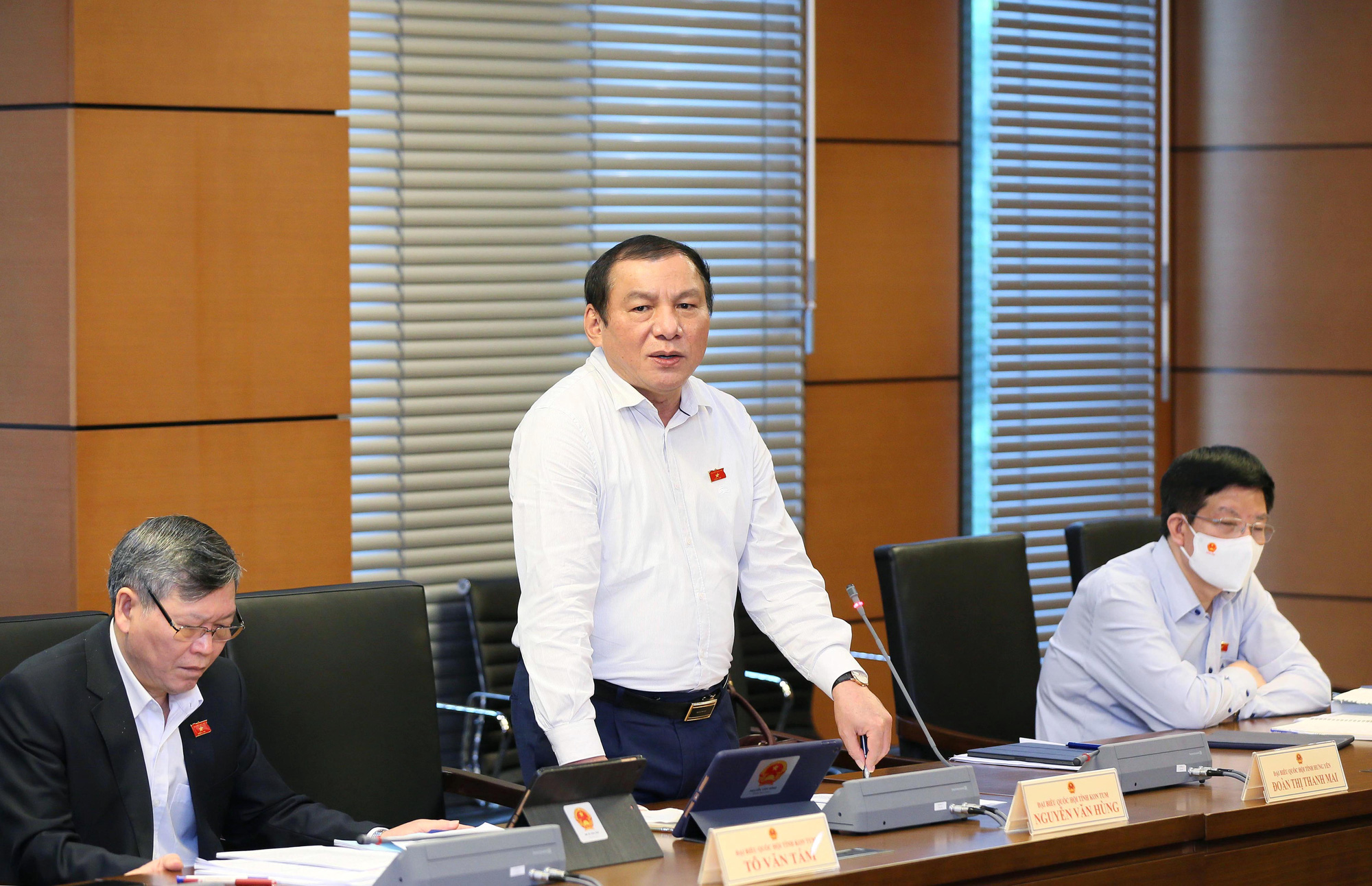 Bộ trưởng Nguyễn Văn Hùng: Có loại quỹ hình thành 6 năm nay mà vẫn không chi được, đó là một sự lãng phí - Ảnh 1.