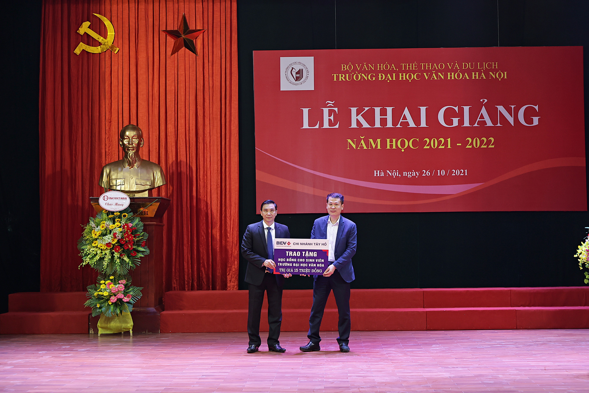 Trường Đại học Văn hóa Hà Nội tổ chức lễ khai giảng năm học mới 2021-2022 - Ảnh 7.