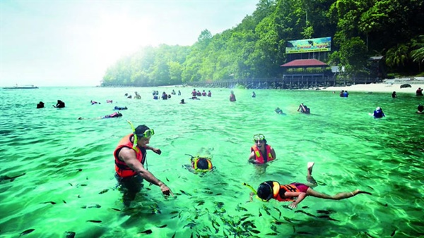Malaysia hy vọng mở cửa hoàn toàn du lịch cho khách quốc tế vào tháng 12/2021 - Ảnh 2.