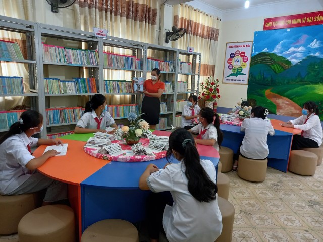 Thư viện tỉnh Điện Biên hưởng ứng tuần lễ học tập suốt đời năm 2021 - Ảnh 1.