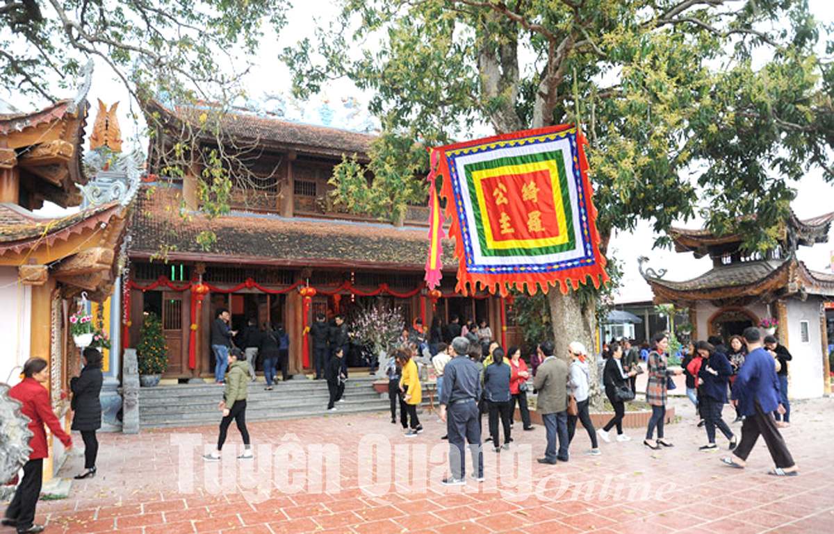 Tuyên Quang: Phát triển du lịch thành ngành kinh tế quan trọng - Ảnh 2.
