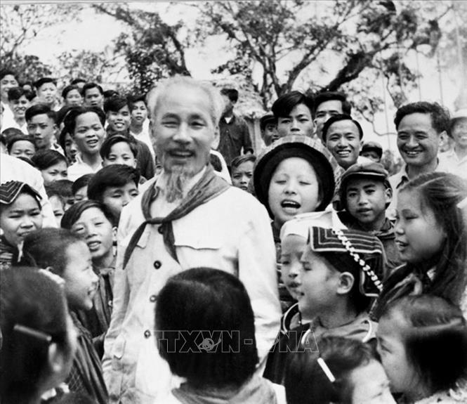 Chủ tịch Hồ Chí Minh và những tư tưởng &quot;soi đường&quot; về văn hóa - Ảnh 1.
