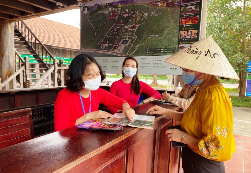 Các khu, điểm du lịch nổi tiếng ở Ninh Bình hoạt động trở lại - Ảnh 2.