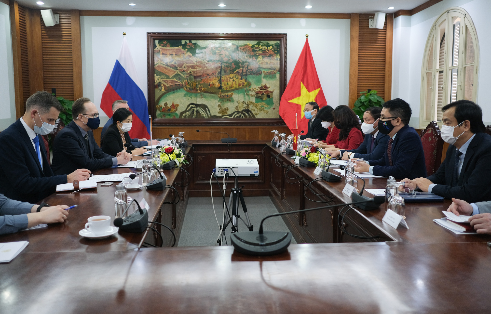 Bộ trưởng Nguyễn Văn Hùng: Văn hóa Nga có sức ảnh hưởng to lớn đến nhiều thế hệ của nhân dân Việt Nam - Ảnh 1.