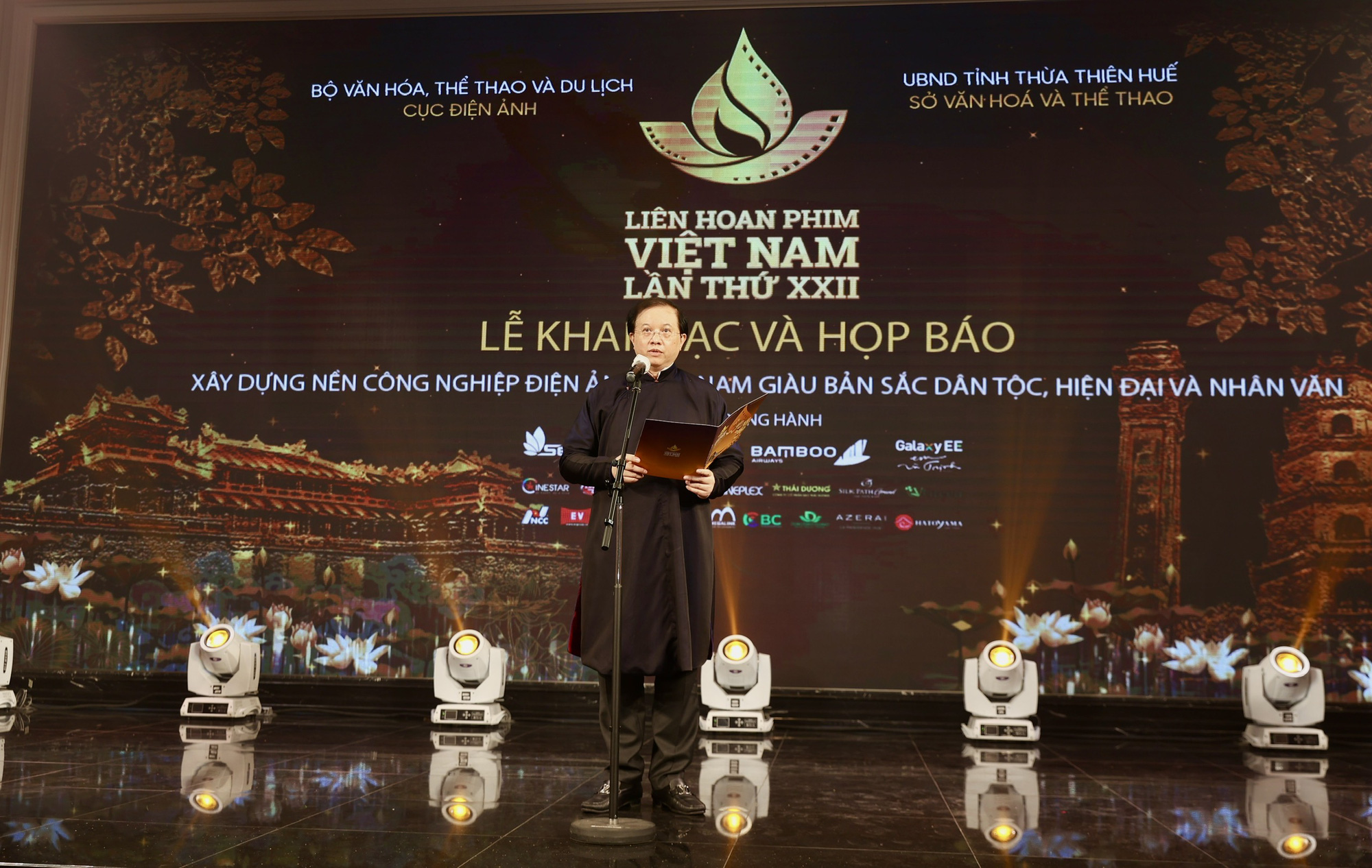 Khai mạc Liên hoan phim Việt Nam lần thứ XXII - Dấu ấn văn hóa nghệ thuật tiêu biểu của năm 2021 - Ảnh 1.