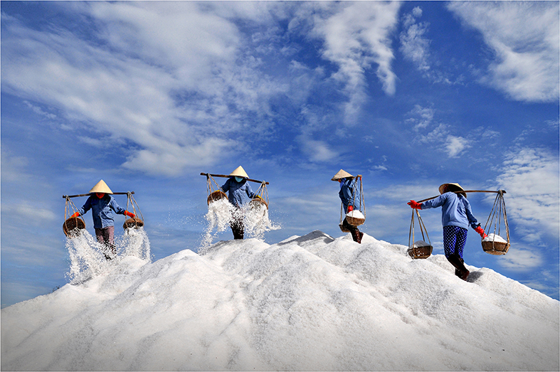 Triển lãm &quot;Việt Nam qua ống kính nhiếp ảnh gia quốc tế&quot;  tại Ninh Bình - Ảnh 2.