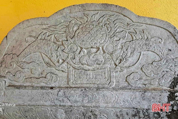 Hà Tĩnh: Phát hiện tấm bia đá cổ quý hiếm thời kỳ nhà Nguyễn - Ảnh 2.