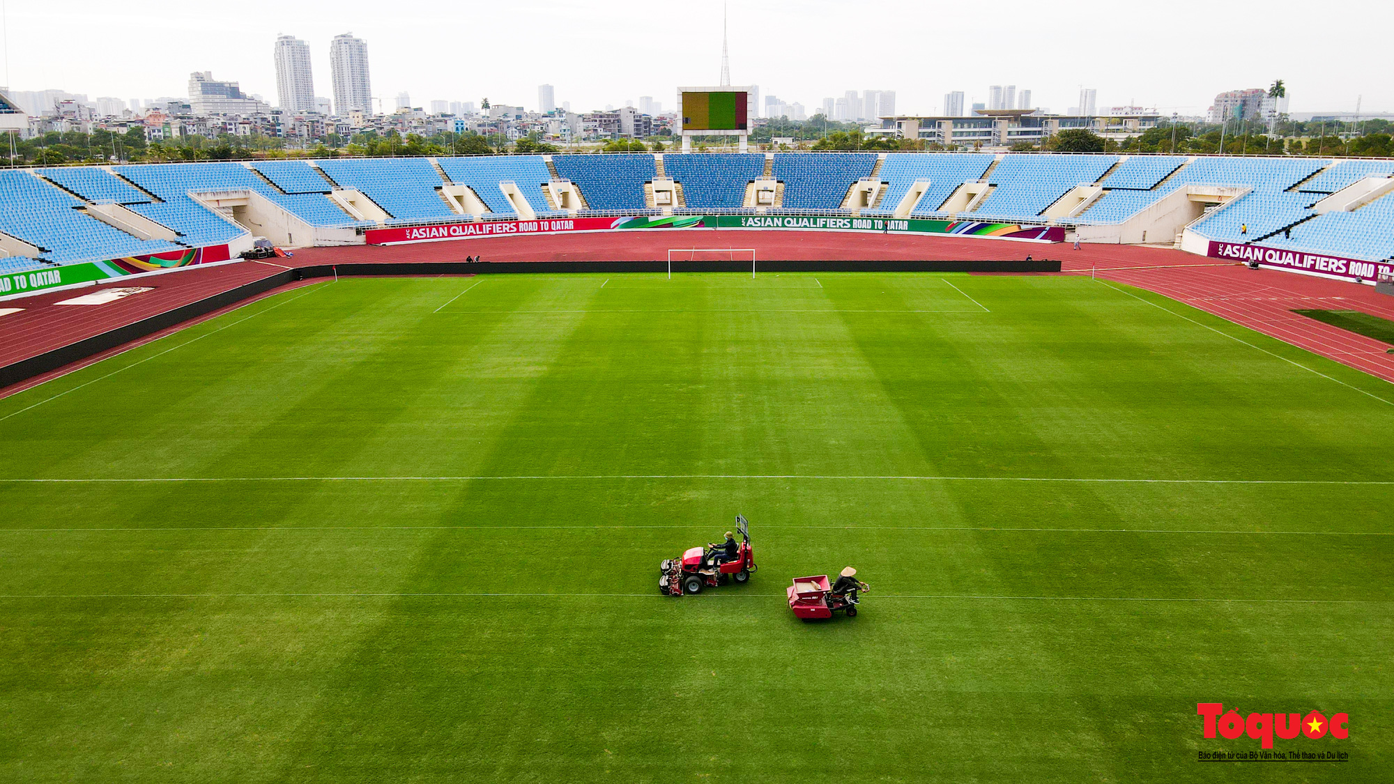 Sân Mỹ Đình hoàn thiện, sẵn sàng cho 2 trận đấu của tuyển Việt Nam - Ảnh 2.