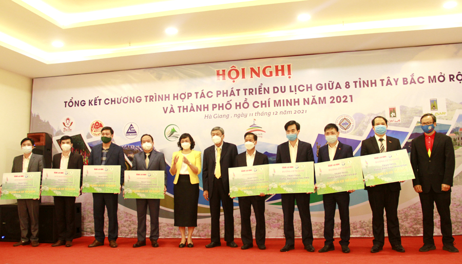 Tổng kết Chương trình hợp tác phát triển du lịch giữa 8 tỉnh Tây Bắc mở rộng và Thành phố Hồ Chí Minh - Ảnh 6.