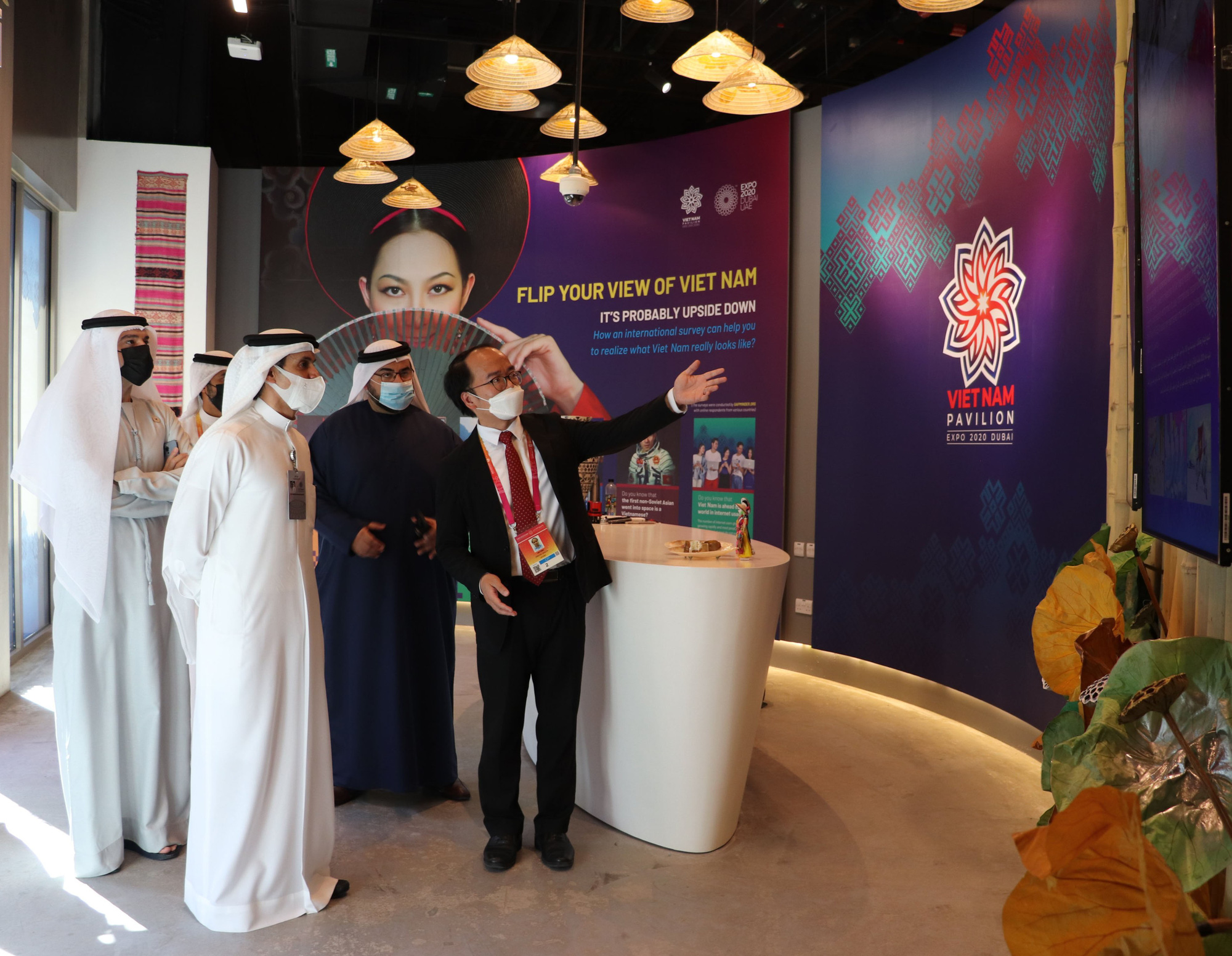 Chủ tịch, kiêm Tổng Giám đốc Phòng Thương mại và Công nghiệp Dubai tới thăm và làm việc tại Nhà Triển lãm Việt Nam tại EXPO 2020 Dubai - Ảnh 2.