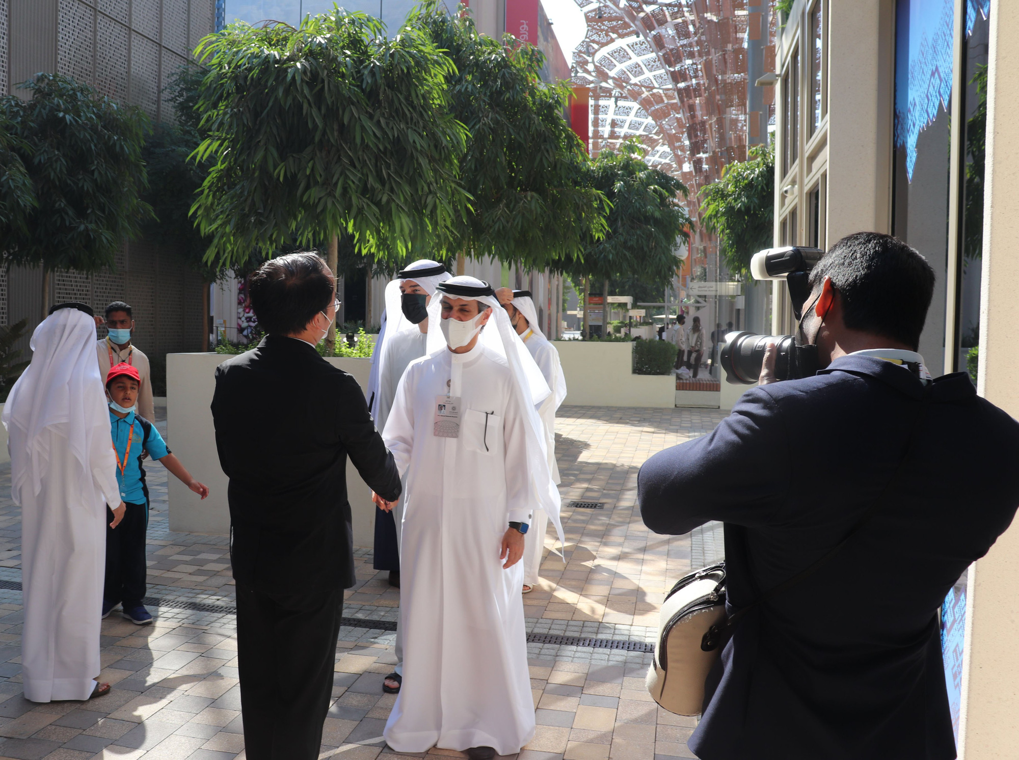 Chủ tịch, kiêm Tổng Giám đốc Phòng Thương mại và Công nghiệp Dubai tới thăm và làm việc tại Nhà Triển lãm Việt Nam tại EXPO 2020 Dubai - Ảnh 3.