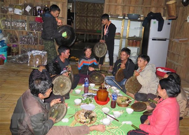 Kon Tum: Những lớp học góp phần bảo tồn văn hóa cồng chiêng ở thị trấn Măng Đen - Ảnh 2.