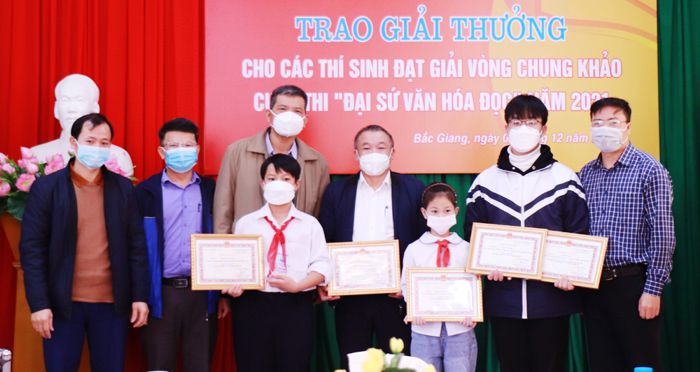 Bắc Giang giành 5 giải tại Cuộc thi &quot;Đại sứ Văn hóa đọc&quot; toàn quốc năm 2021 - Ảnh 1.