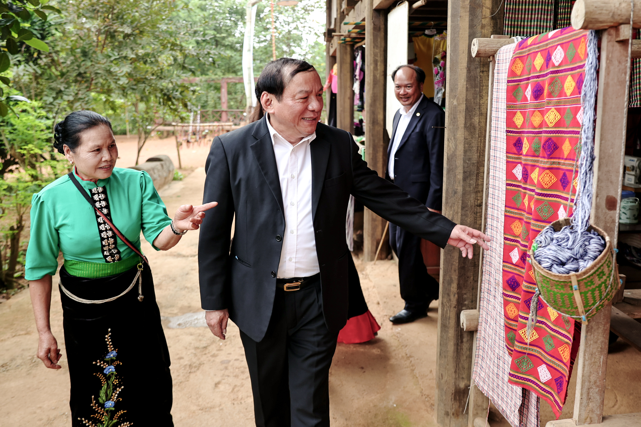 Thứ trưởng Nguyễn Văn Hùng: Bộ VHTTDL phải tiếp tục lan tỏa những tinh thần tốt đẹp của phong trào Tết trồng cây - Ảnh 3.