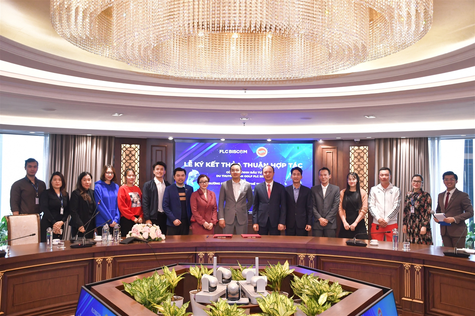 Trường Đại học TDTT Bắc Ninh ký kết thỏa thuận hợp tác với FLC Biscom  - Ảnh 5.