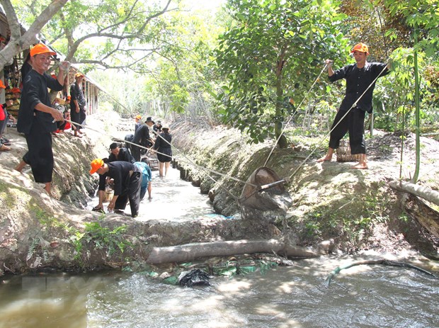 Đồng bằng sông Cửu Long: Phát triển mạnh các sản phẩm du lịch đặc thù vùng sông nước - Ảnh 1.
