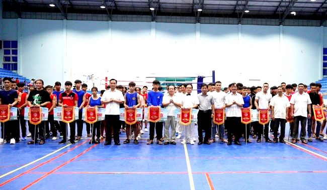 Khai mạc Giải vô địch trẻ võ Cổ truyền tỉnh Quảng Ngãi lần thứ XXI - Ảnh 1.
