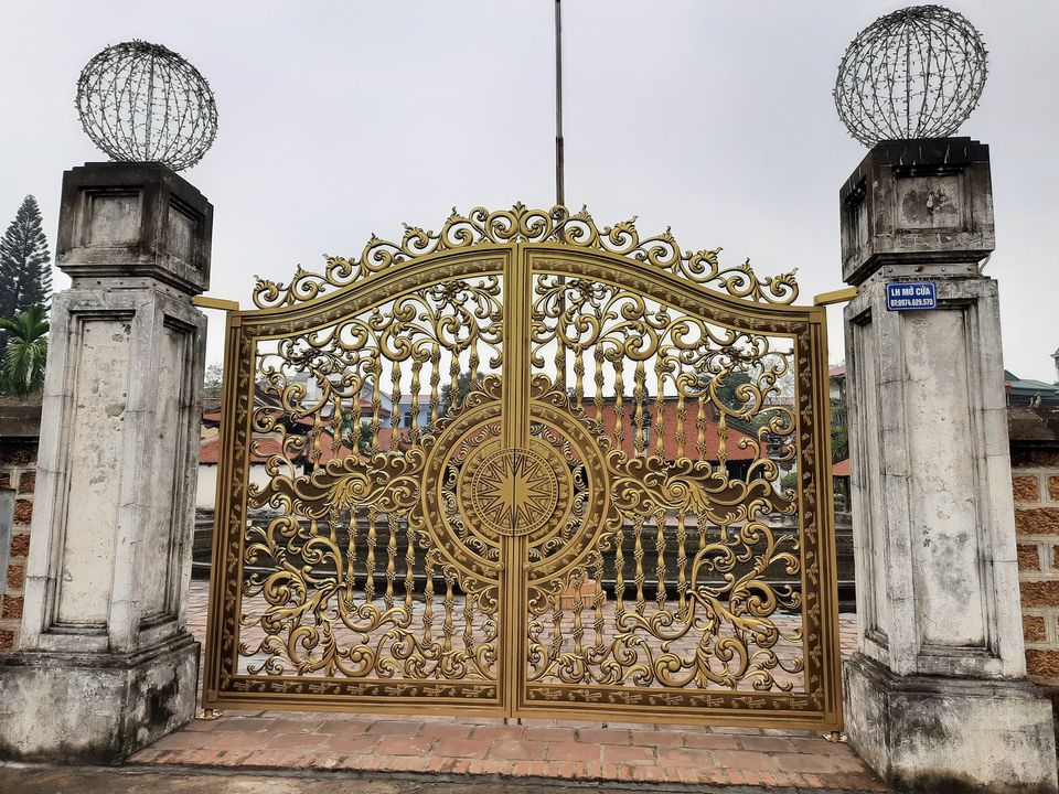 Cục Di sản Văn hóa lên tiếng về cổng mới tại Di tích quốc gia đặc biệt Đình Tây Đằng - Ảnh 1.