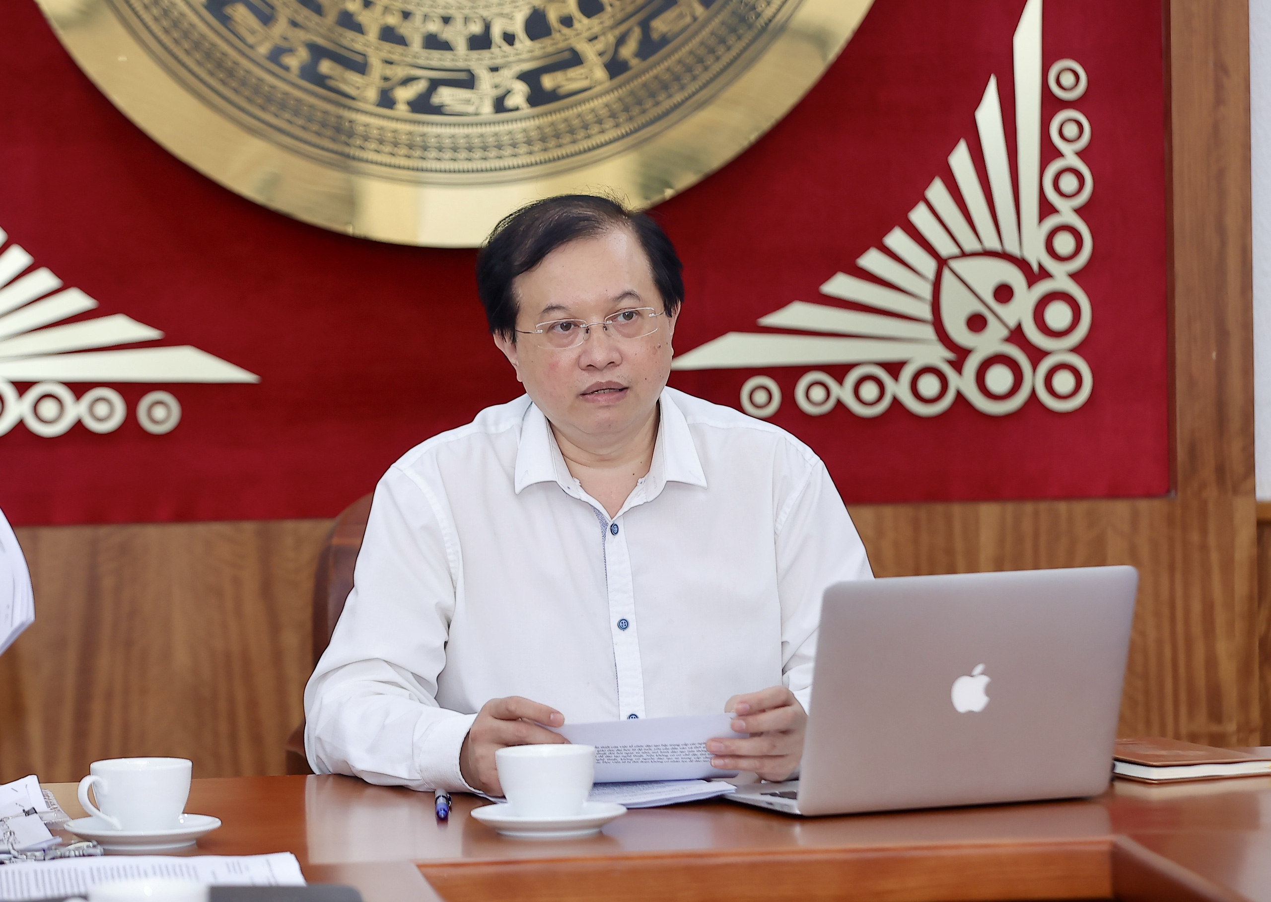 Thứ trưởng Tạ Quang Đông: Sớm giải quyết những tồn đọng tại Học viện Múa Việt Nam trên tinh thần đảm bảo quyền lợi cho học sinh - Ảnh 1.