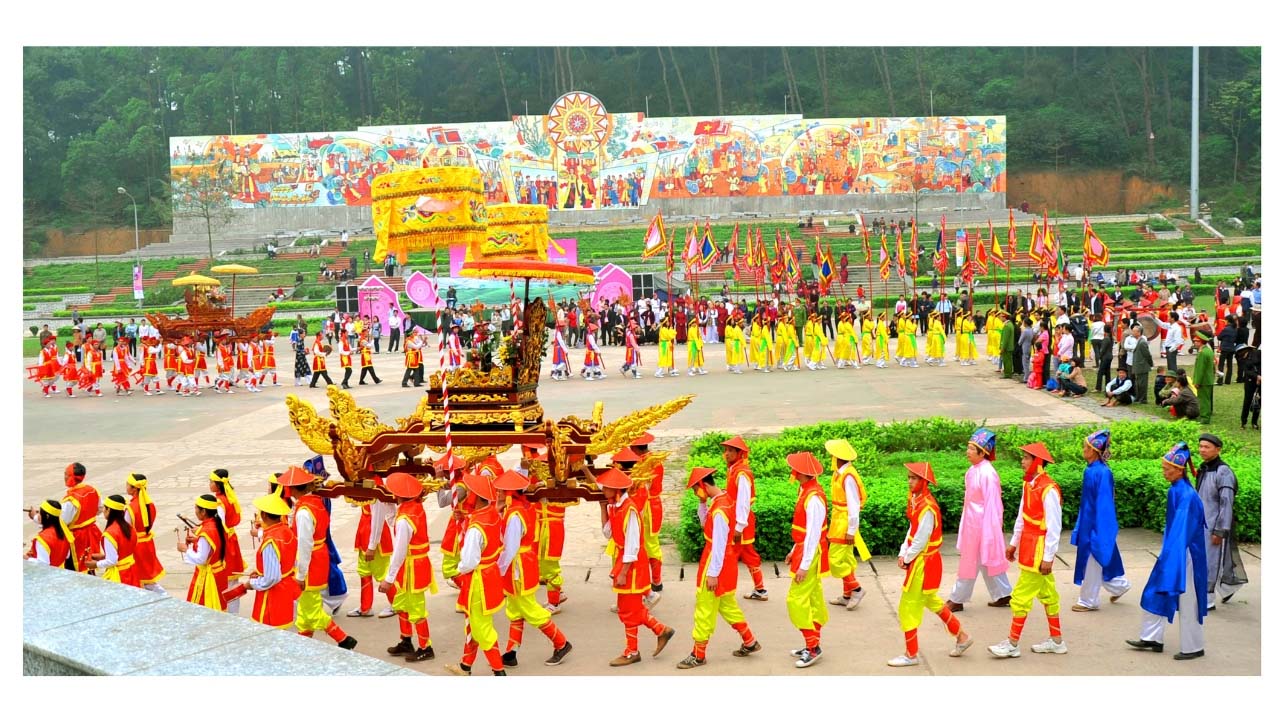 Phú Thọ: Tổ chức bắn pháo hoa dịp Giỗ Tổ Hùng Vương - Lễ hội Đền Hùng năm 2021 - Ảnh 1.