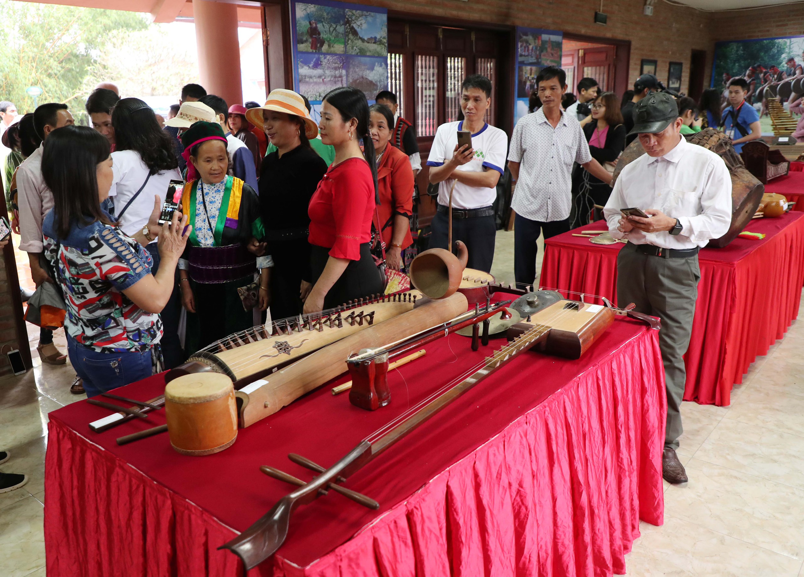 Trưng bày 30 loại nhạc cụ truyền thống tiêu biểu của các dân tộc Việt Nam - Ảnh 7.