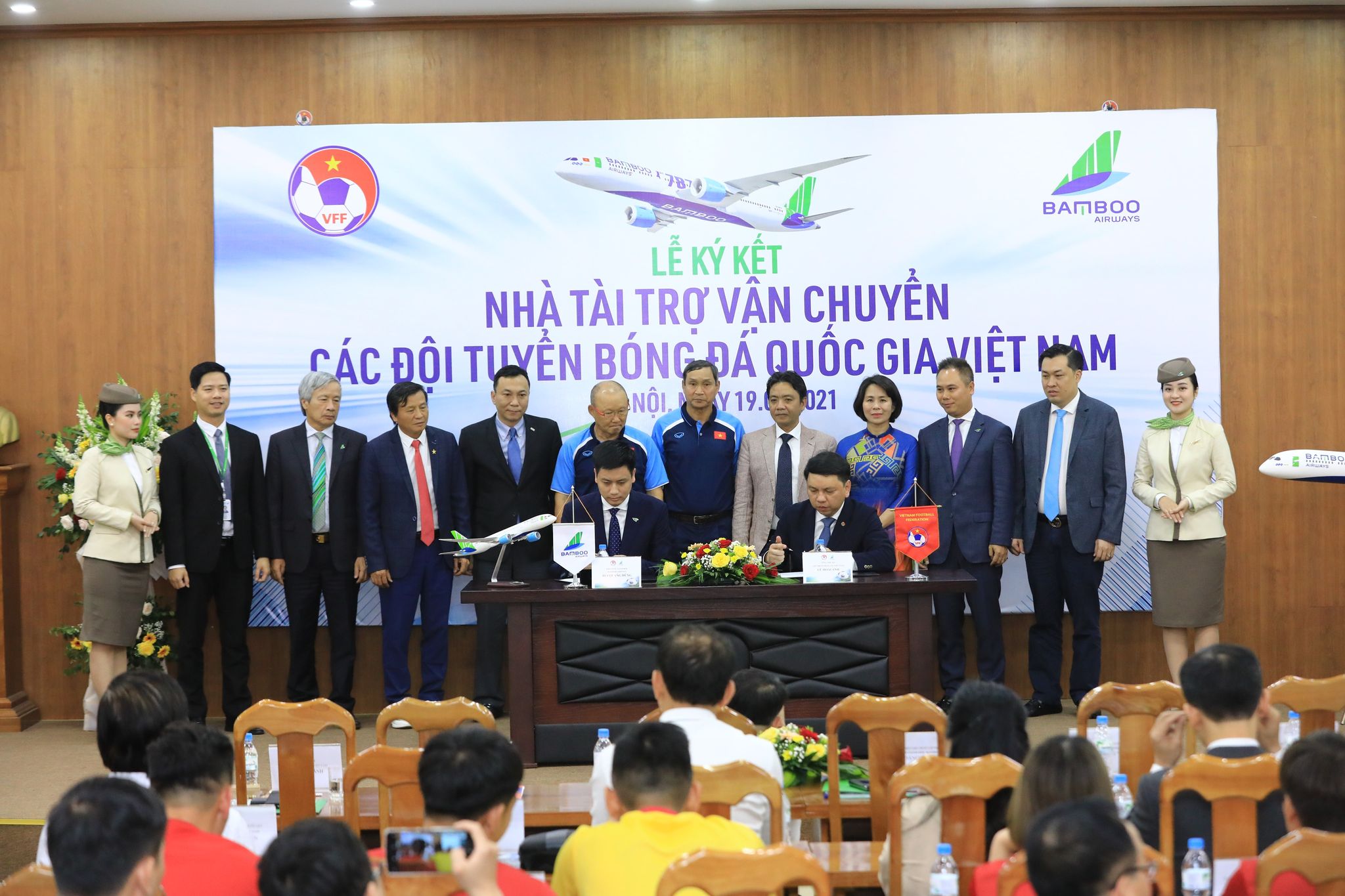 ĐT Việt Nam sẽ có chuyến bay thẳng tới UAE dự vòng loại World Cup 2022 - Ảnh 2.