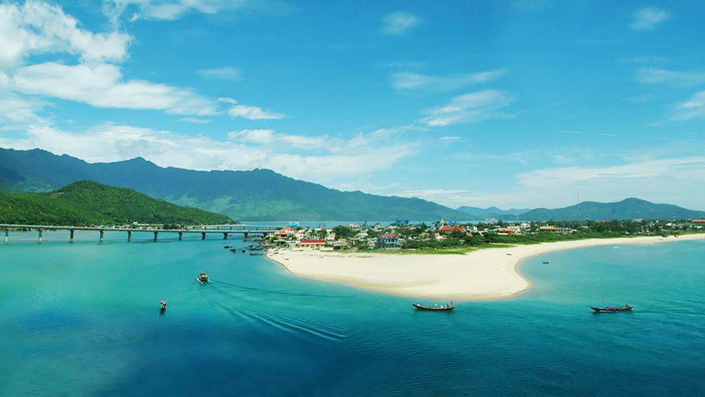 Clip &quot;Việt Nam: Đi Để Yêu! – Bao la biển gọi&quot; sẽ có nhiều hình ảnh tuyệt đẹp về biển đảo Việt Nam - Ảnh 1.