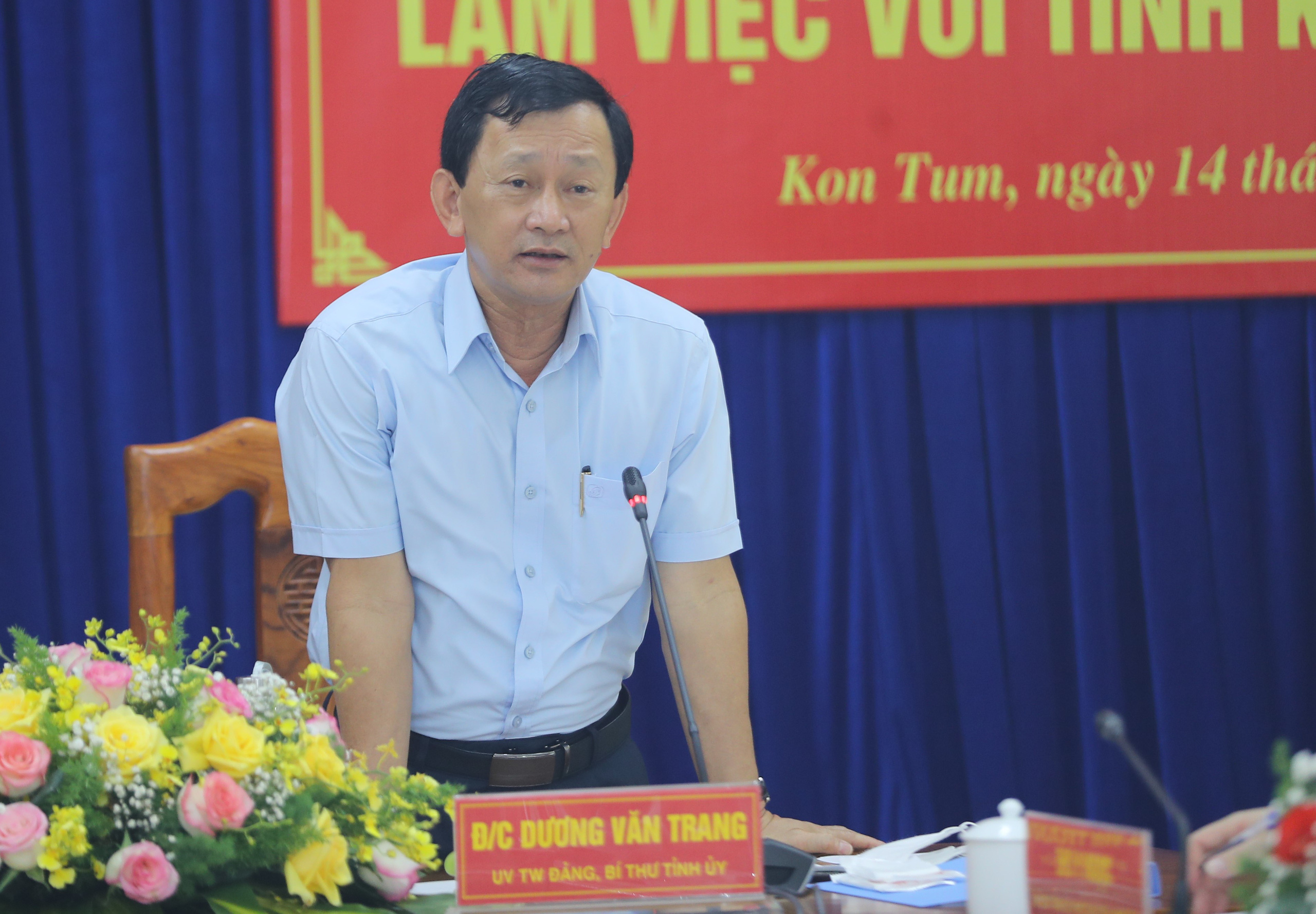 Bộ trưởng Nguyễn Văn Hùng: “Kon Tum có quang cảnh đẹp, sao không mạnh dạn đặt ước mơ trở thành trung tâm hội nghị của khu vực miền Trung-Tây Nguyên” - Ảnh 3.
