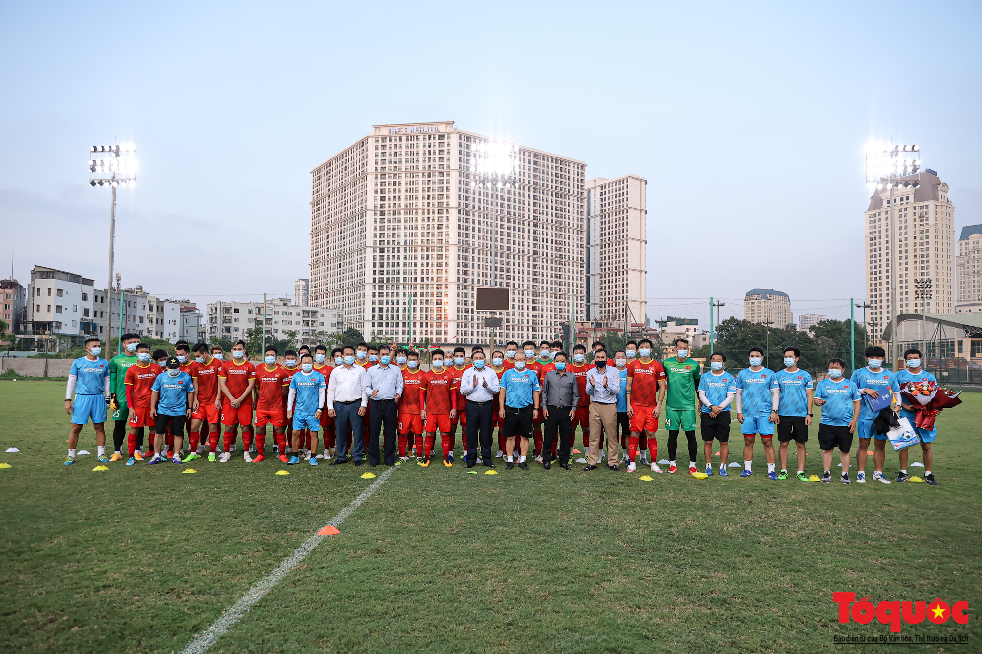 Bộ trưởng Nguyễn Văn Hùng động viên tinh thần đội tuyển bóng đá nam quốc gia trước giờ lên đường thi đấu vòng loại World Cup - Ảnh 8.