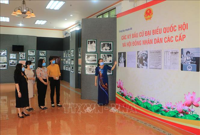 Bảo tàng tỉnh Vĩnh Long trưng bày những hình ảnh đẹp về các kỳ bầu cử - Ảnh 1.