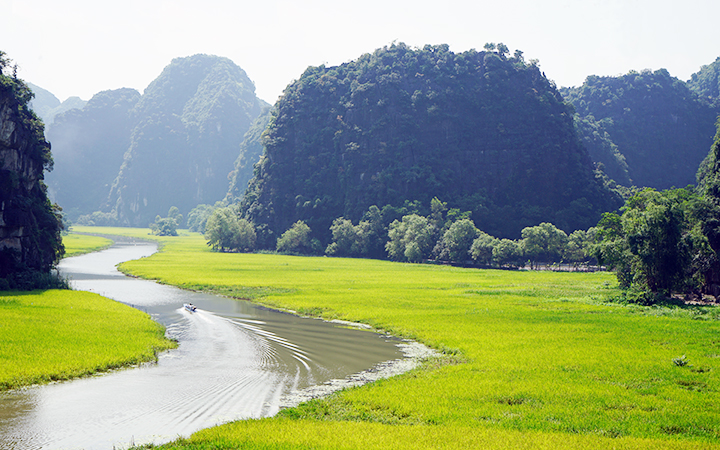 Xây dựng Ninh Bình thành vùng du lịch trọng điểm quốc gia - Ảnh 1.