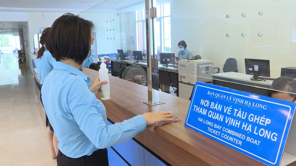 Quảng Ninh: Cơ sở dịch vụ, du lịch, hàng quán hoạt động trở lại, đảm bảo phòng dịch - Ảnh 3.