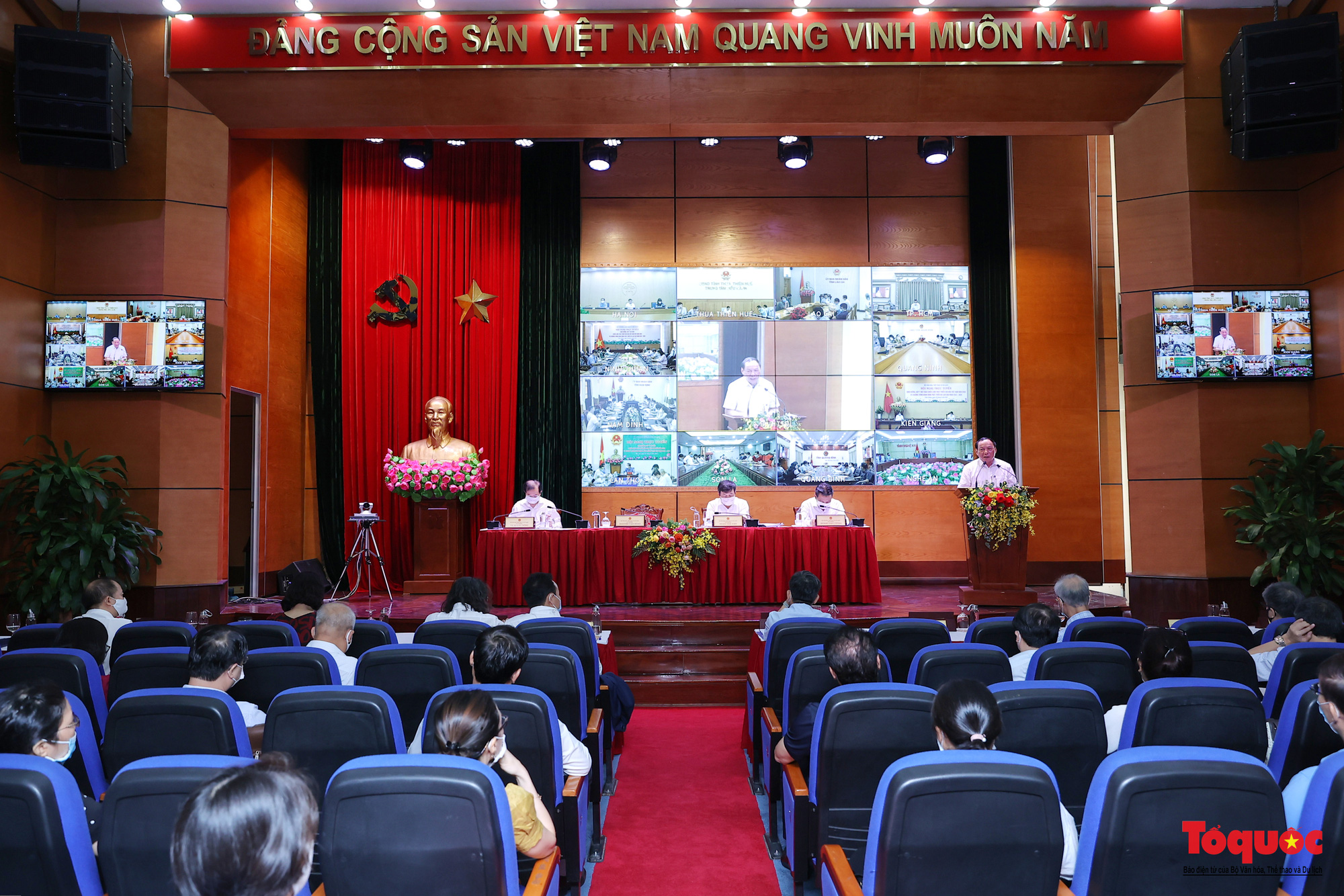 Bộ trưởng Nguyễn Văn Hùng: Cần cơ cấu, tính toán cân bằng lại thị trường du lịch - Ảnh 2.