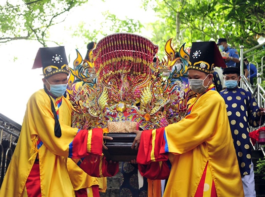 An Giang: Lễ vía Bà Chúa Xứ núi Sam được tổ chức gọn, đảm bảo an toàn phòng dịch Covid-19 - Ảnh 2.