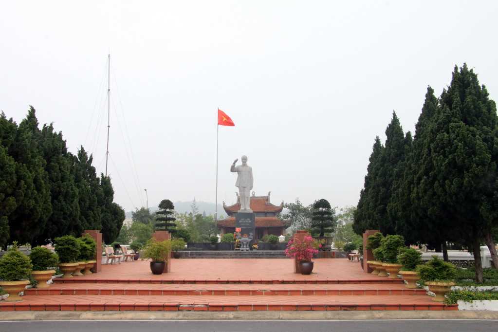 Quảng Ninh: Bảo vệ môi trường khu di tích, danh thắng - Ảnh 1.