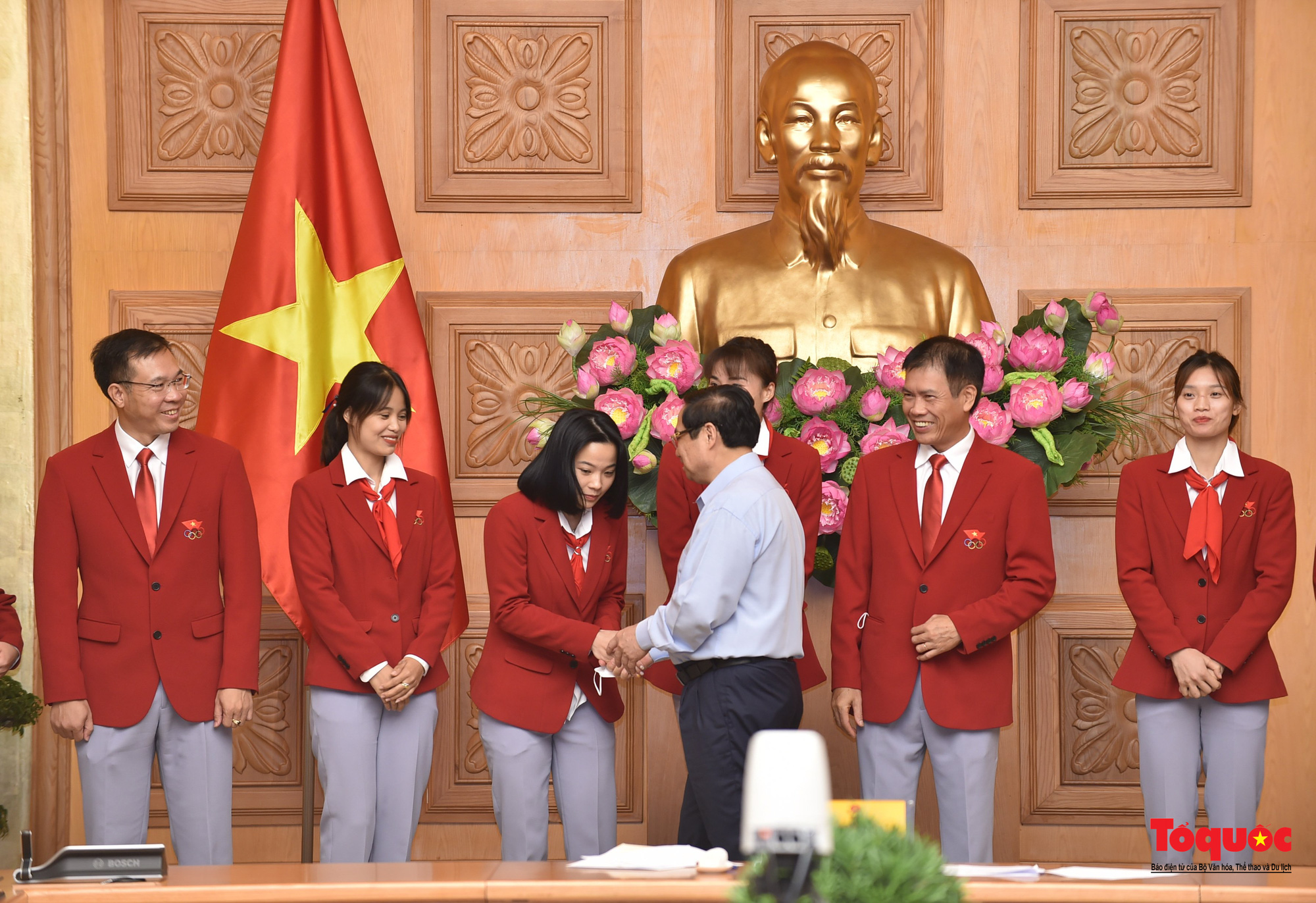Chùm ảnh: Thủ tướng Phạm Minh Chính gặp mặt đoàn thể thao Việt Nam tham dự Olympic Tokyo 2020 - Ảnh 10.