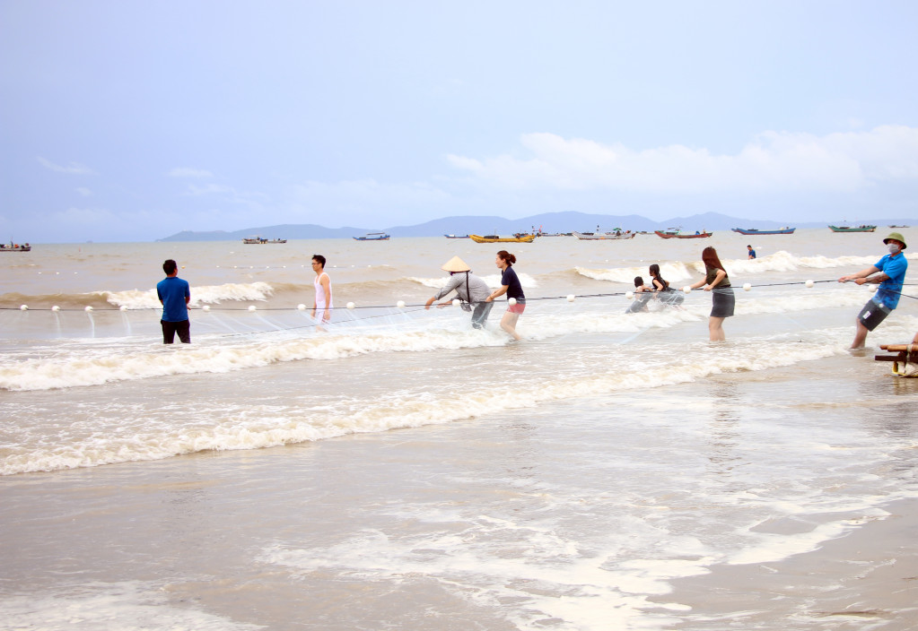 Quảng Ninh: Tạo sức hút cho du lịch biển đảo - Ảnh 2.