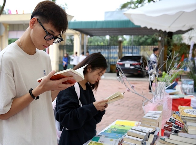 Lan tỏa văn hóa đọc trong thanh niên - Ảnh 1.