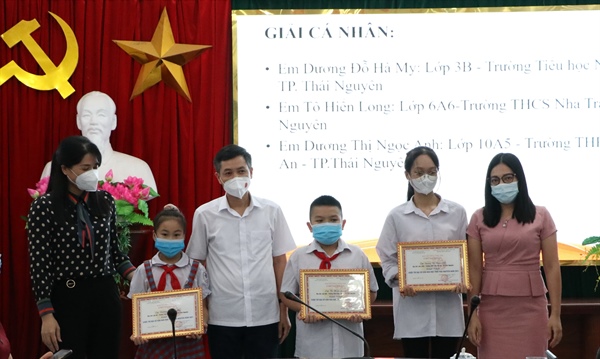 52 thí sinh đoạt giải Cuộc thi Đại sứ Văn hóa đọc Thái Nguyên năm 2021 - Ảnh 1.