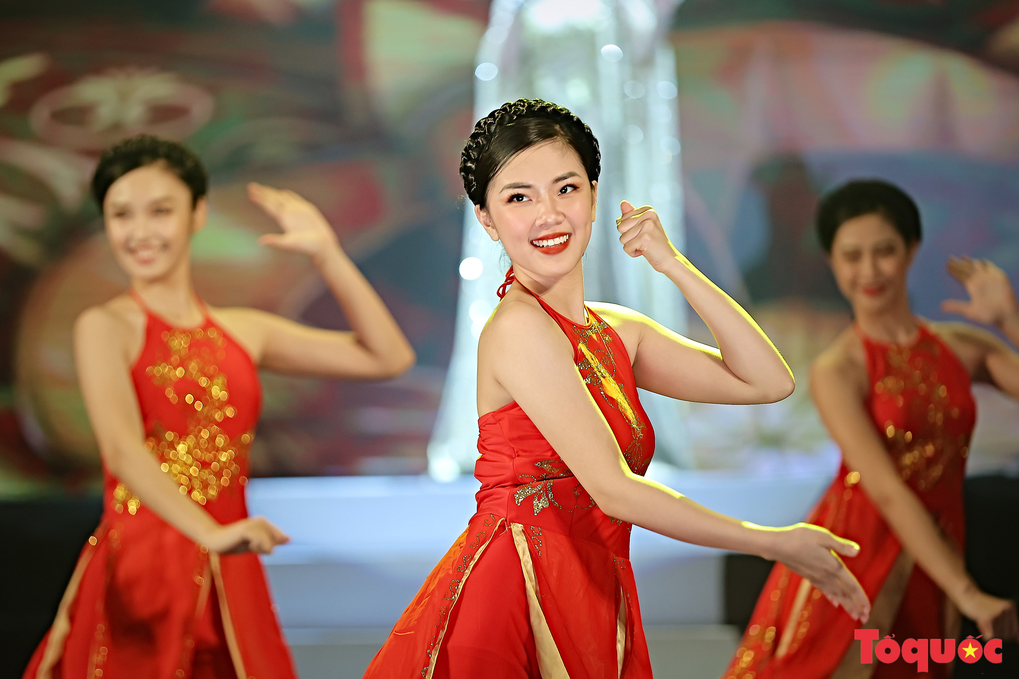Chương trình “Giai điệu Việt”: Món quà nghệ thuật đặc sắc của cộng đồng các dân tộc Việt Nam - Ảnh 8.