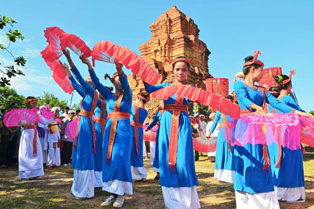 Bình Thuận: Tổ chức Tết Katê của đồng bào dân tộc Chăm theo đạo Bàlamôn năm 2021 - Ảnh 1.