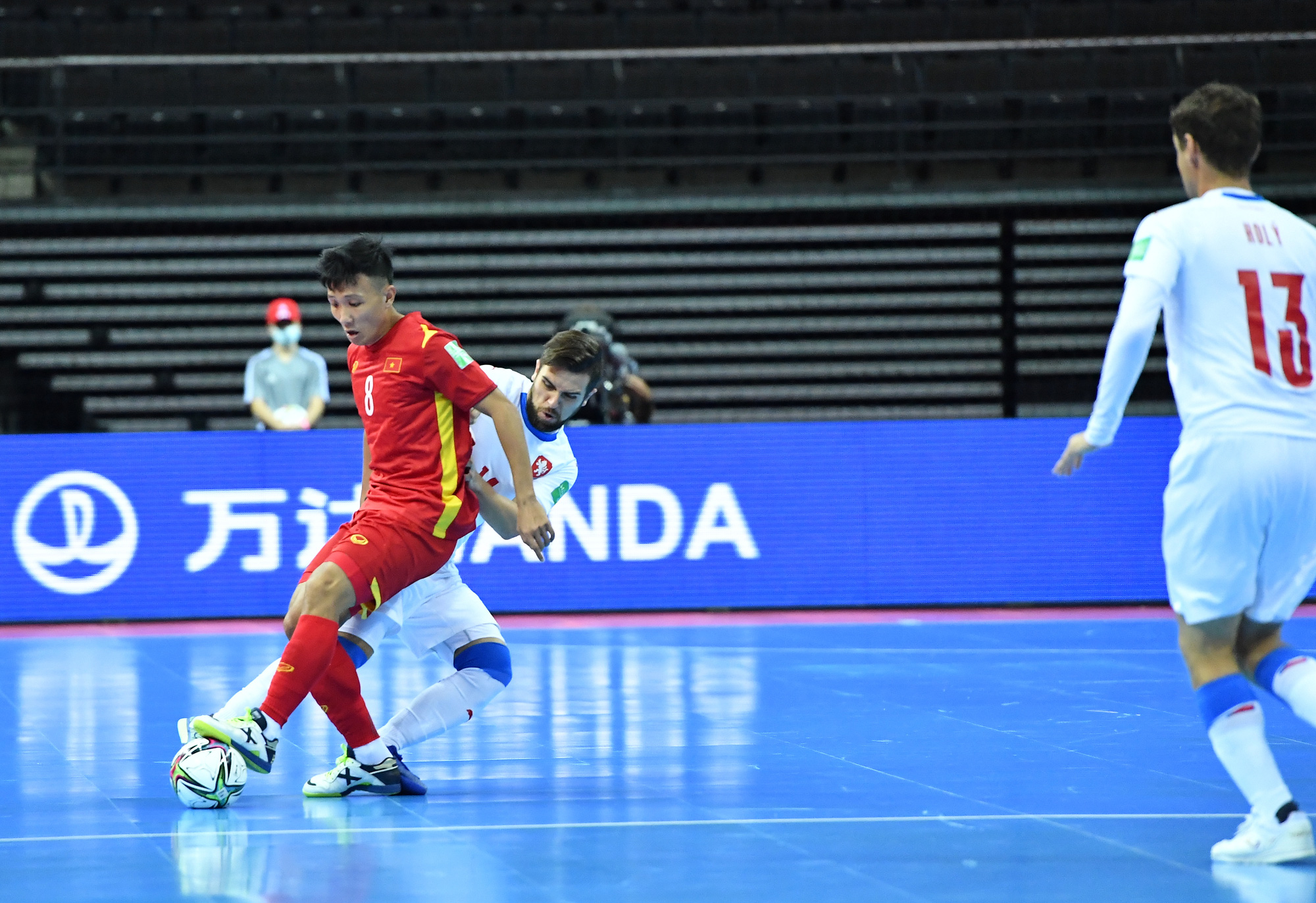 Tuyển Futsal Việt Nam nhận thưởng &quot;khủng&quot; sau thành tích giành vé vào vòng 1/8 FIFA Futsal World Cup 2021 - Ảnh 1.